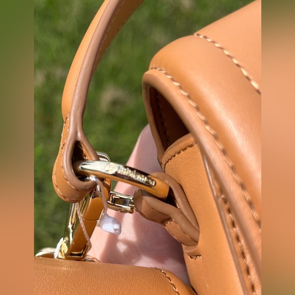 NWT Lululemon Cactus Leather Mini Bag with Smaller Bag, Strap and Dust Bag. - Picture 10 of 16